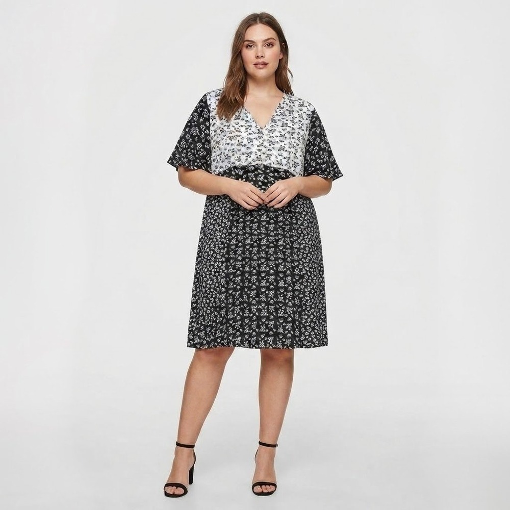 Wednesdays Girl Floral Shift Dress Womens 24 Black White Mod Cottagecore Prairie